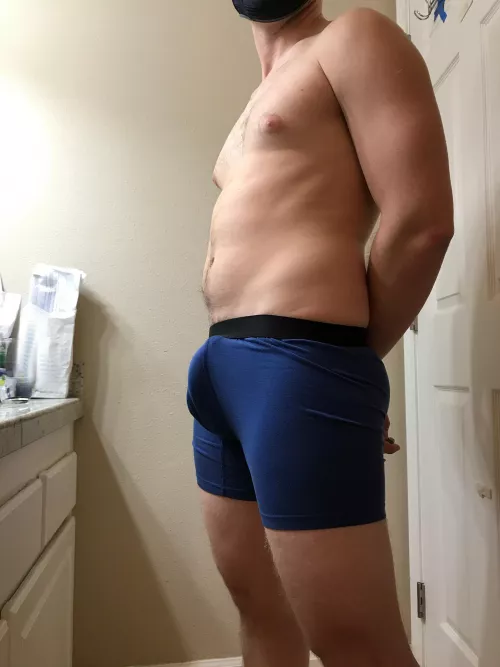 Rub me through my tight briefs π₯π¦π