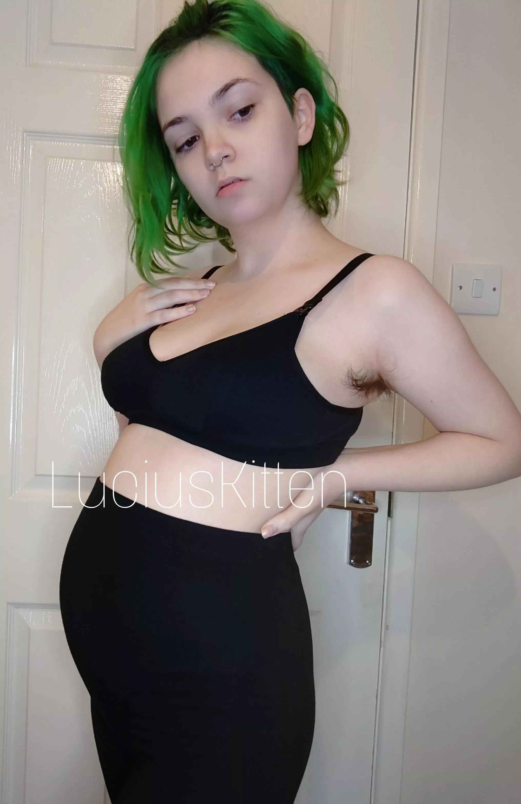 Rub my back and bring me nice things ❤️