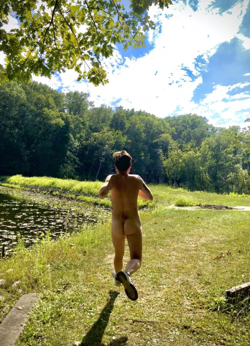 Running towards Christmas vacation like… 🎄