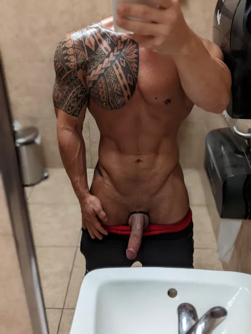 Safe to say bulking season going pretty well. [M]