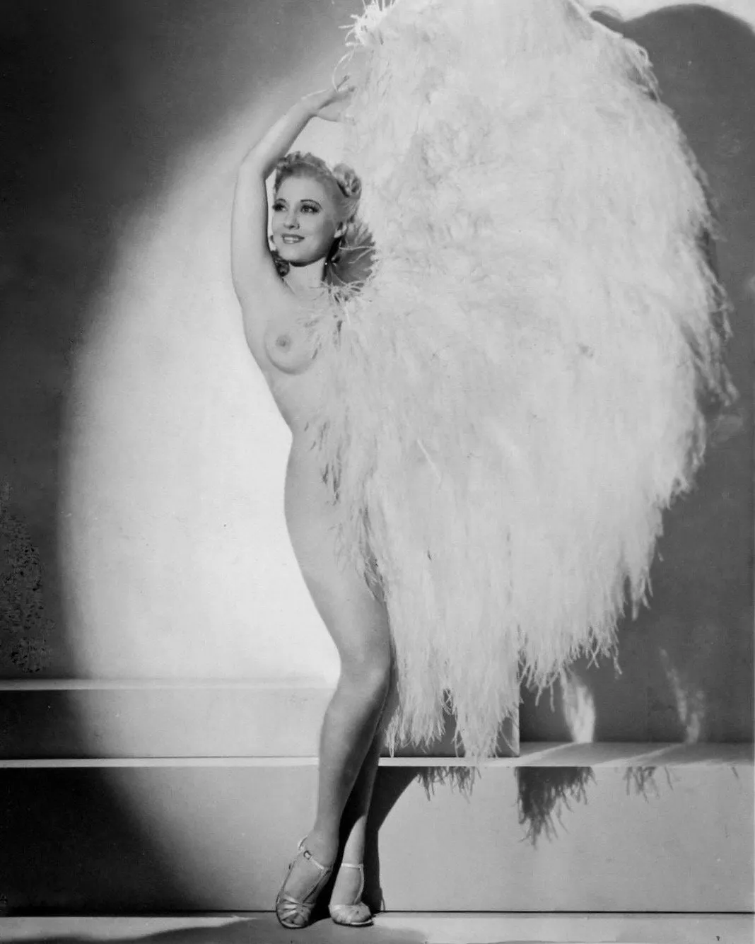 Sally Rand doing her fan dance