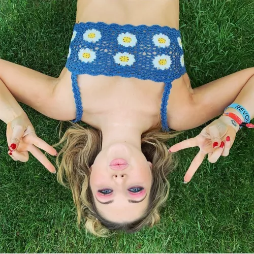 Sammi Hnraatty peace's out.?