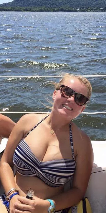 Sarah at her biggest🤤