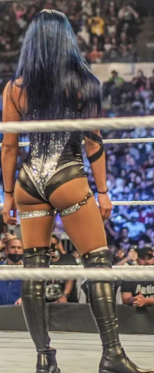 Sasha in this gear 👌