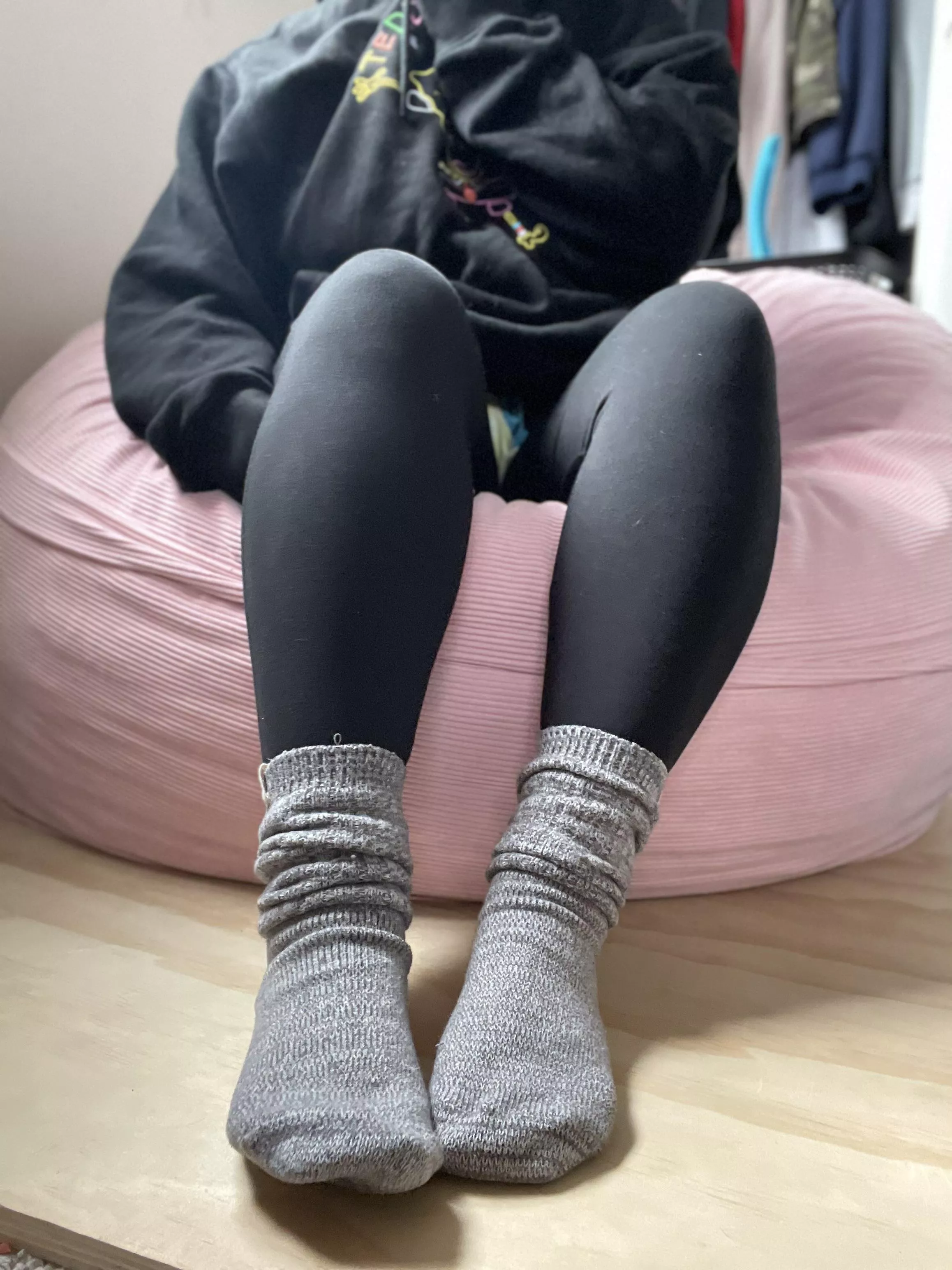 Saturdays are for the cozy [female] cuties.