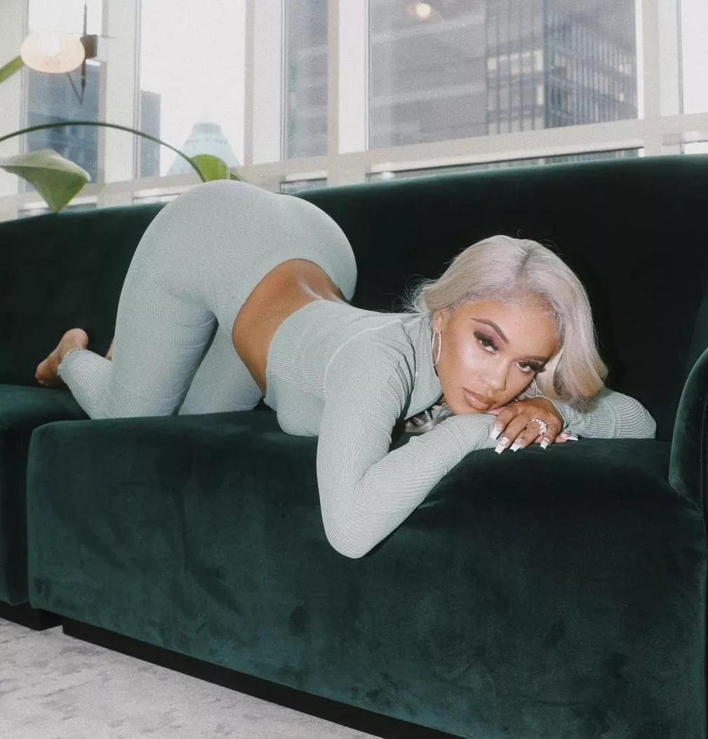 Saweetie’s perfect body
