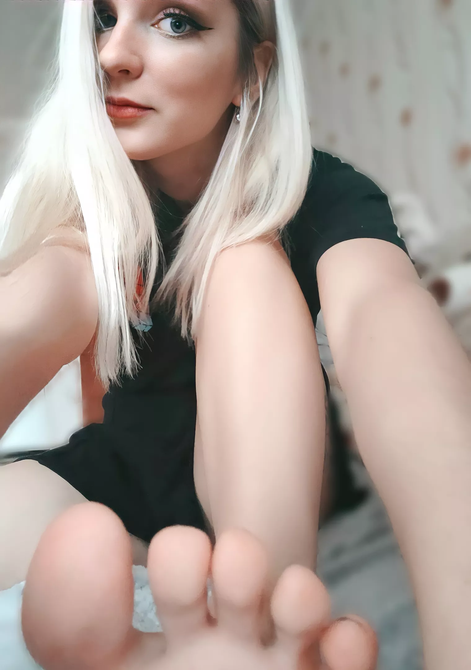 Say hi to my toes 😄