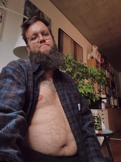 Saying hello ππ» how itβs going? Feeling a bit horny. DMs are always welcome.