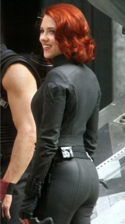 Scarlett Johansson's rocking Black Widow booty
