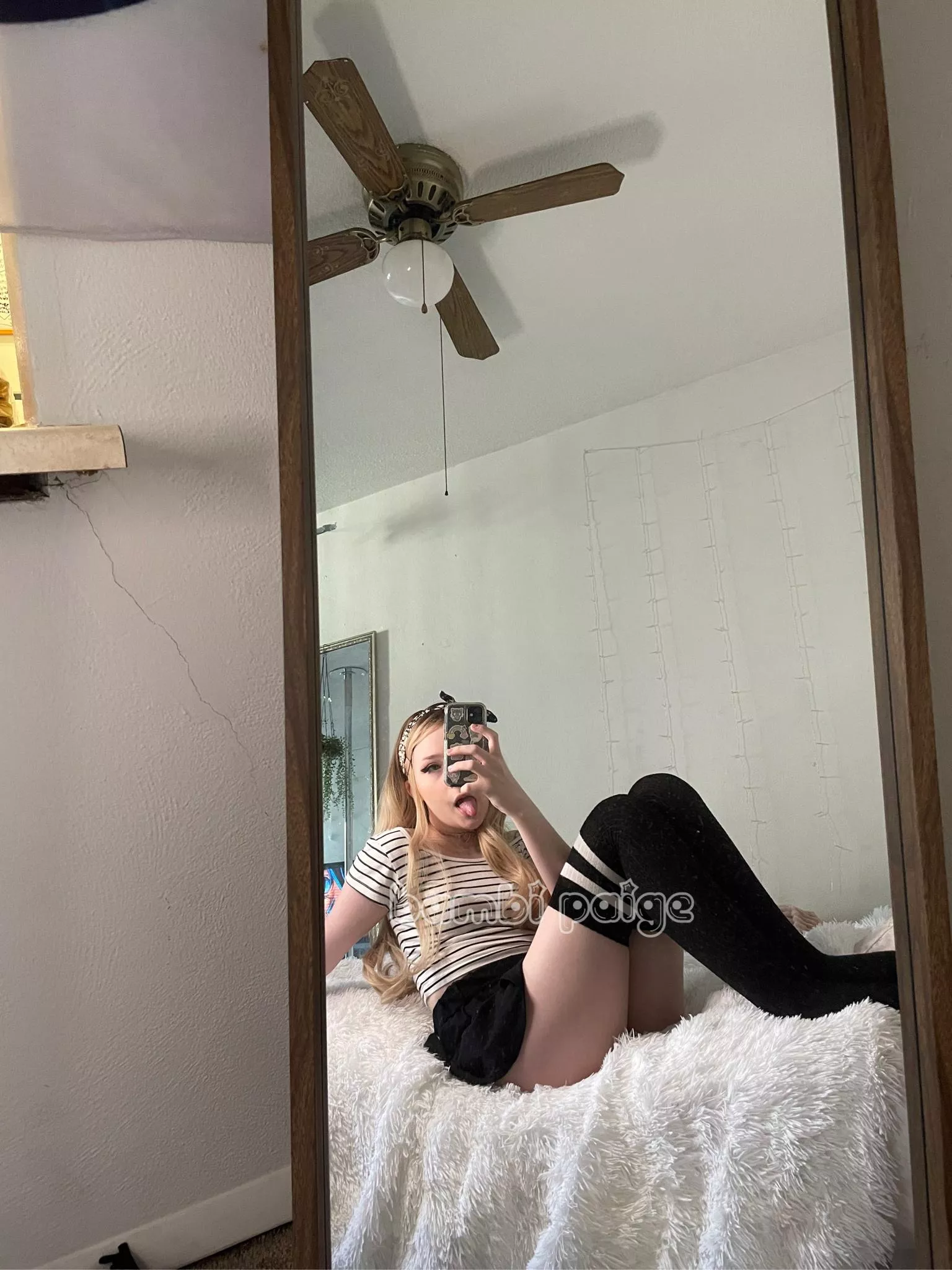 Scientist conducting research, can you describe how I make you feel in one emoji? Scientist conducting research, can you describe how I make you feel in one emoji?