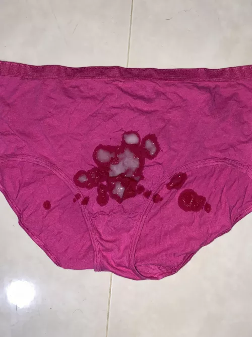 Second round in the same pair of panties i posted earlier