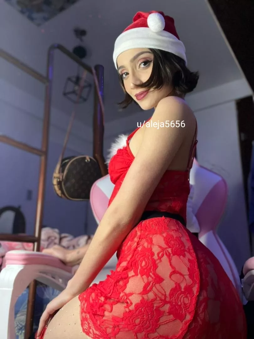 see more daddy 🔥😈? Let's play on [cam] or [sext] i am also available for [vid][pic][gfe][rate][dom] 😈🍑 check comments for more!!