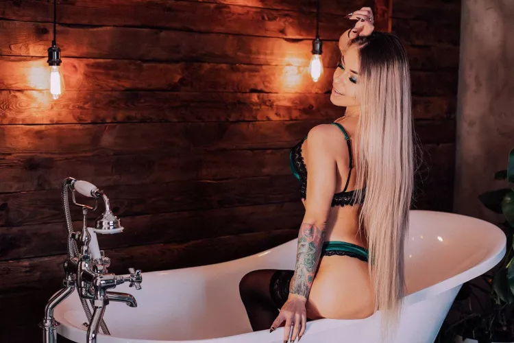 Seems like nobody appreciates lingerie anymore 😢