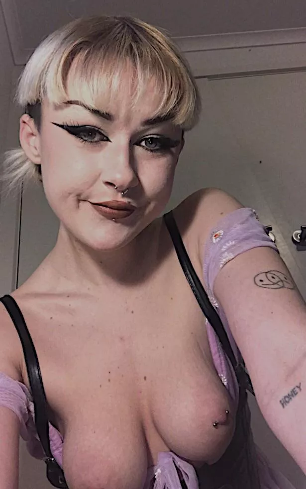 selfie š¤ wwyd if i sent you this? selfie š¤ wwyd if i sent you this?