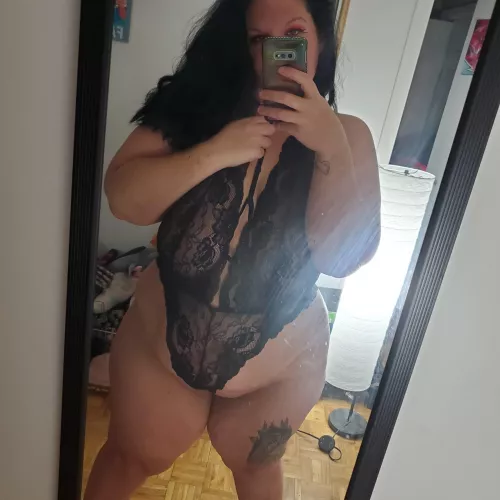 selfie/selfish...i have your attention?? maybe 💦🔥