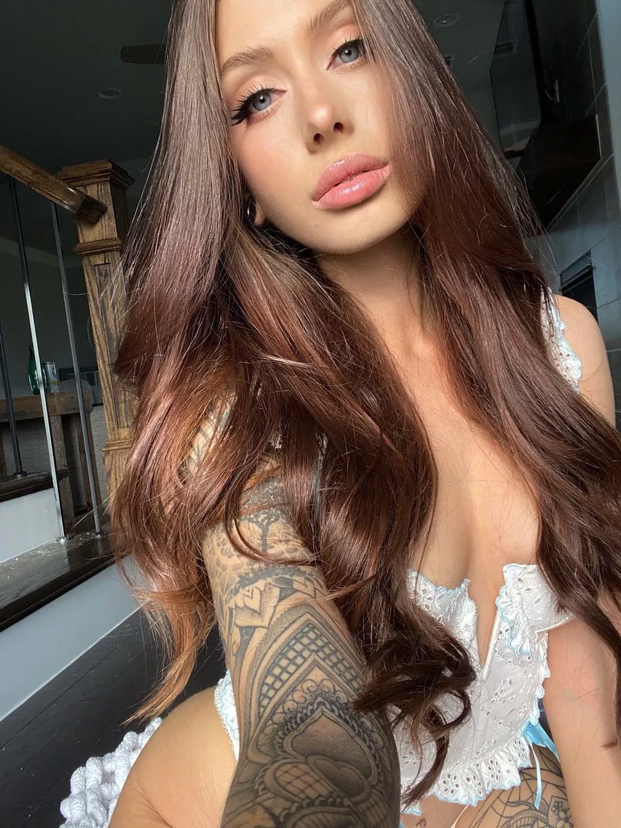 selling] [26] [F] I am very hot, I want to play all night 😈 😈😈😈😈[cockrate] [GFE][Pics][vids][sexting] kik [eliselaurennes]