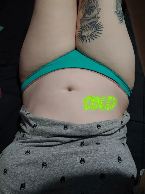 [SELLING] 💥 Blue & purple panties $5 off during January! 💥 Fet friendly add ons available. 🎁 Bras, lingerie, sweatpants, sexting, etc also for sale. 💰 Cashapp, Venmo, Amazon GC 💰 ⏩SERIOUS BUYERS ONLY⏪