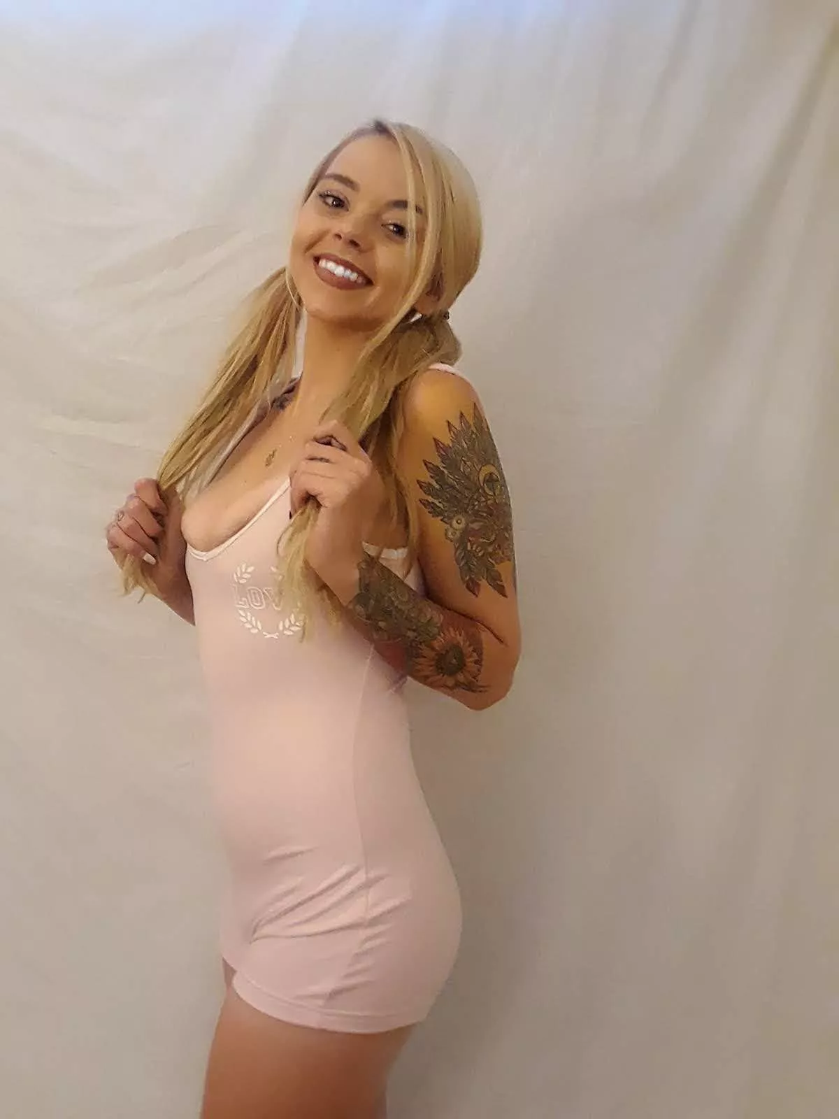 [SELLING] Cute Girl Next Door here! Real girl here- not a bot or Nigerian Prince. JOI, RATINGS, long term GFE, sexting sessions, Skype sessions, ☎️ Kik/Snapchat me: georgia_girl024 💋💋 will verify ✅