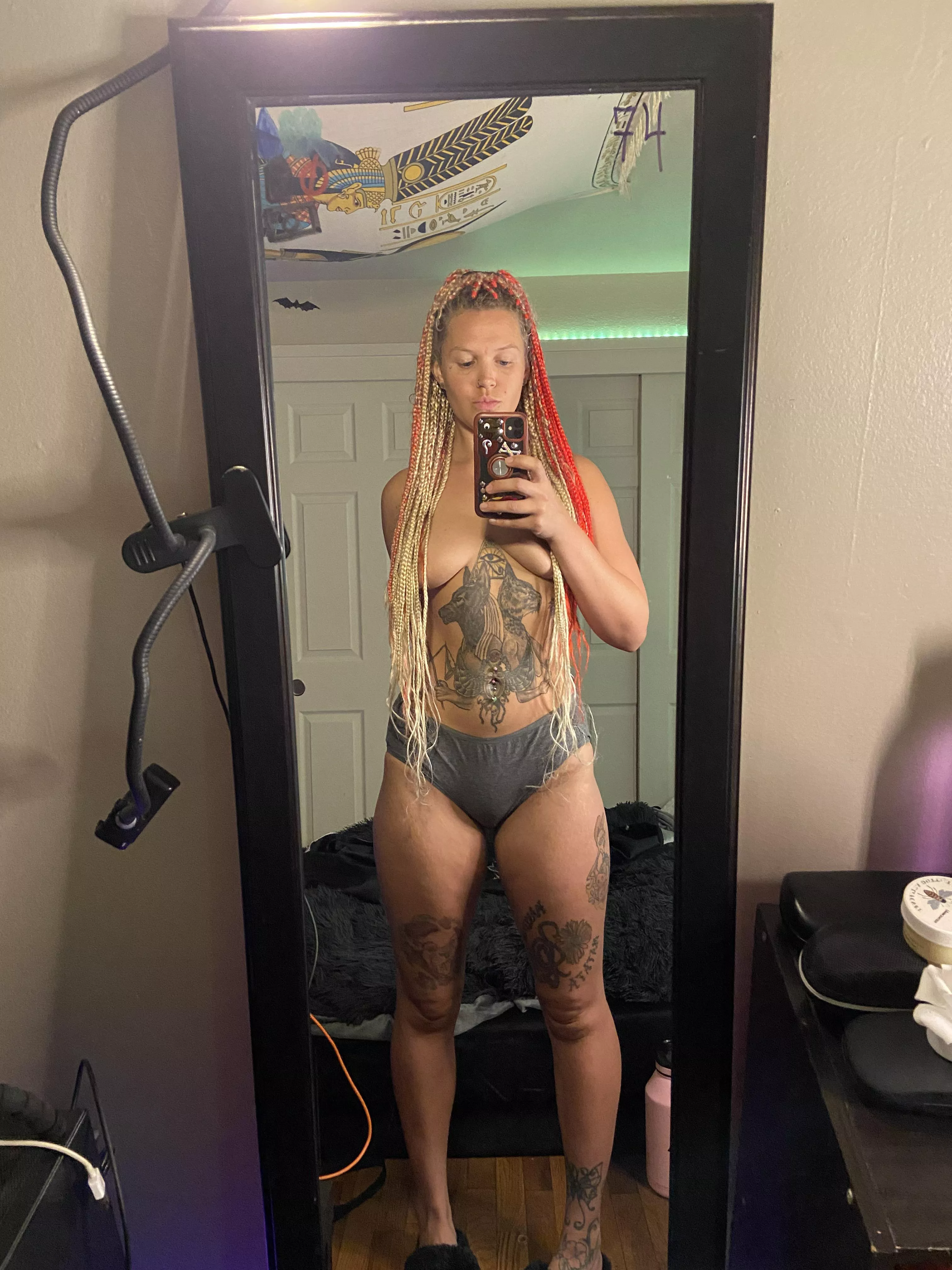 [Selling] Dirty Panties. Worn for a week. So many workouts, so much play time, package includes pictures and chit chat 💗