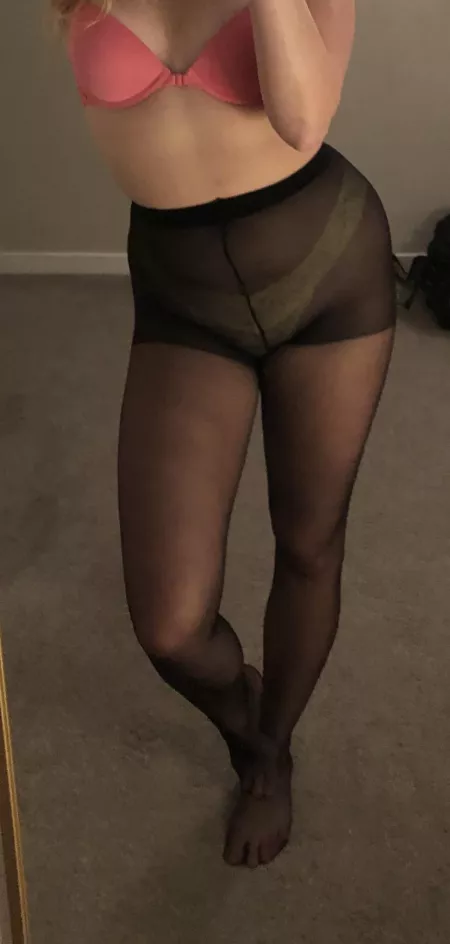 [selling] Flight Attendant pantyhose & panties worn on trips. $45! Message me 🥰 [kik] Shannon.Stew ✈️