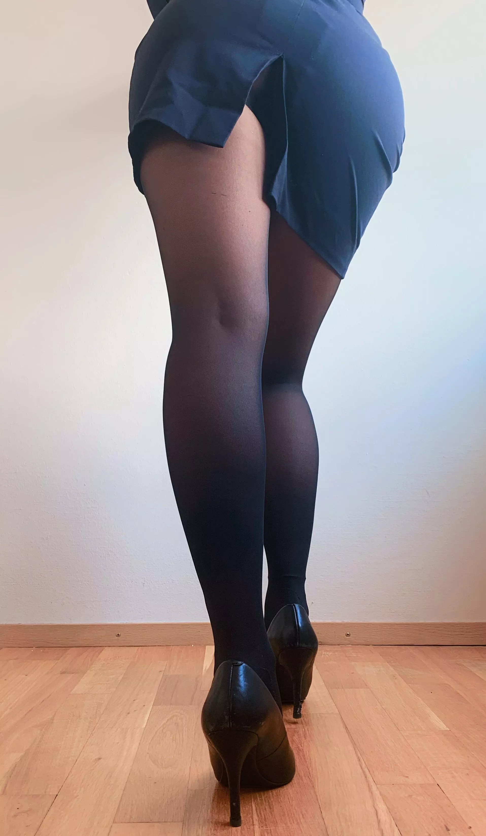 [selling] flight attendant shoes and tights!! Message me [kik] flying.missy ✈️😈