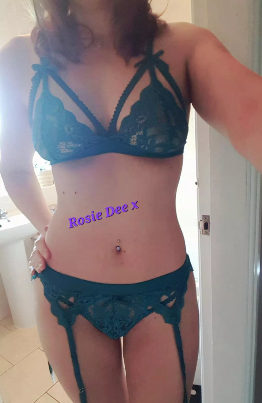 [Selling] Mature British Hottie with a Hairy Pussy. I sell panties, pics, vids, customs, socks, tights, Vials, Cock Rates, sexting, gfe, creampie panties, used condoms and much more. Drop me a message here or on kik indigo_37