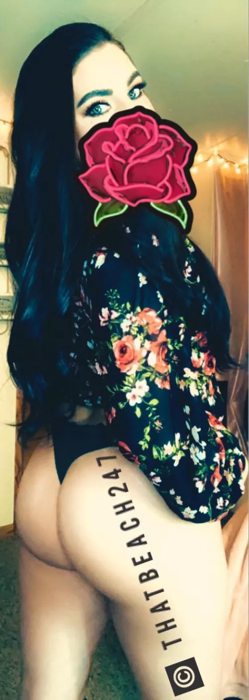 [Selling] MILF Panties & other wearables. Vials & Pussy Pops. Content. ❤️ Valentine’s GFE. Sexting & more! Cum see my pinned posts 😉