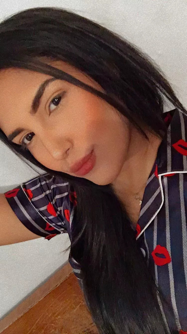 [SELLING] Ready to play with you 💘 ✨AVAILABLE FOR ALL SERVICES✨ sexting Anal 👁️ GFE 👥 PICS 📸 Fetish friendly🤭 If you are a buyer Kik me Vane.moncada25 📲 or Snap me ➡️Snapchat Vanessa_mon25📲 ask for my menu (for prices)