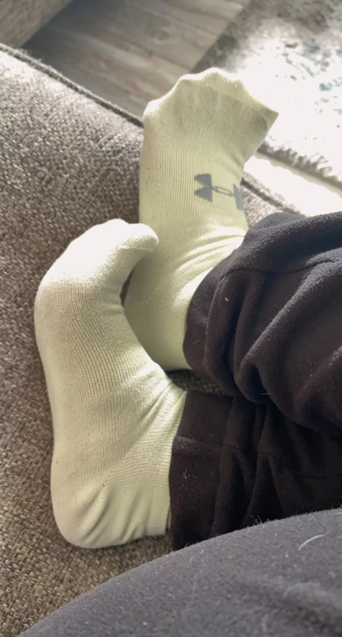 [selling] thin and smelly socks are airing out after a nice long workout session ☺️