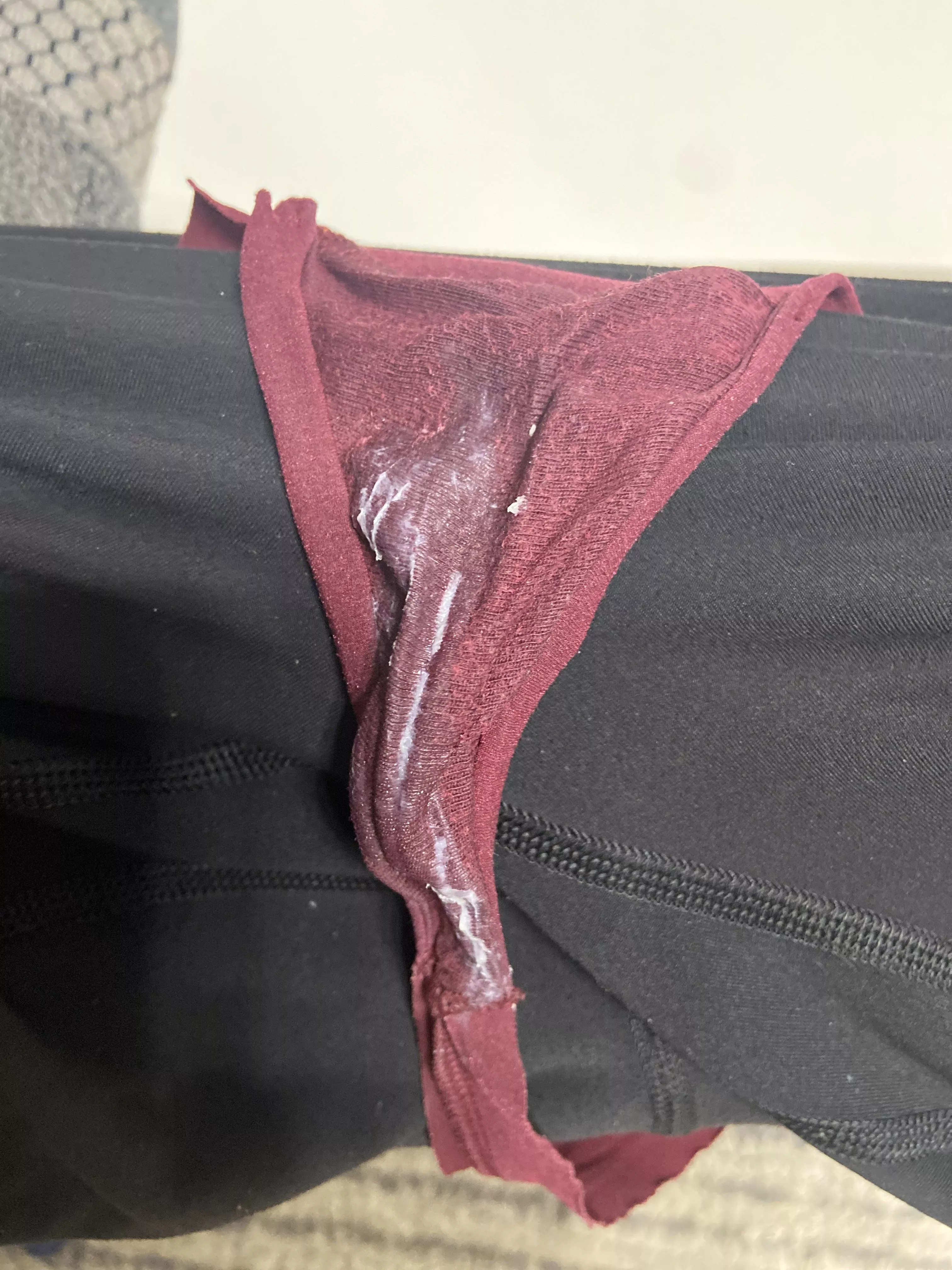 [selling] [USA] who wants a pair of juicy post-workout panties💕 $20- shipping and tracking included ⭐️ +$5 for my cum👅💦