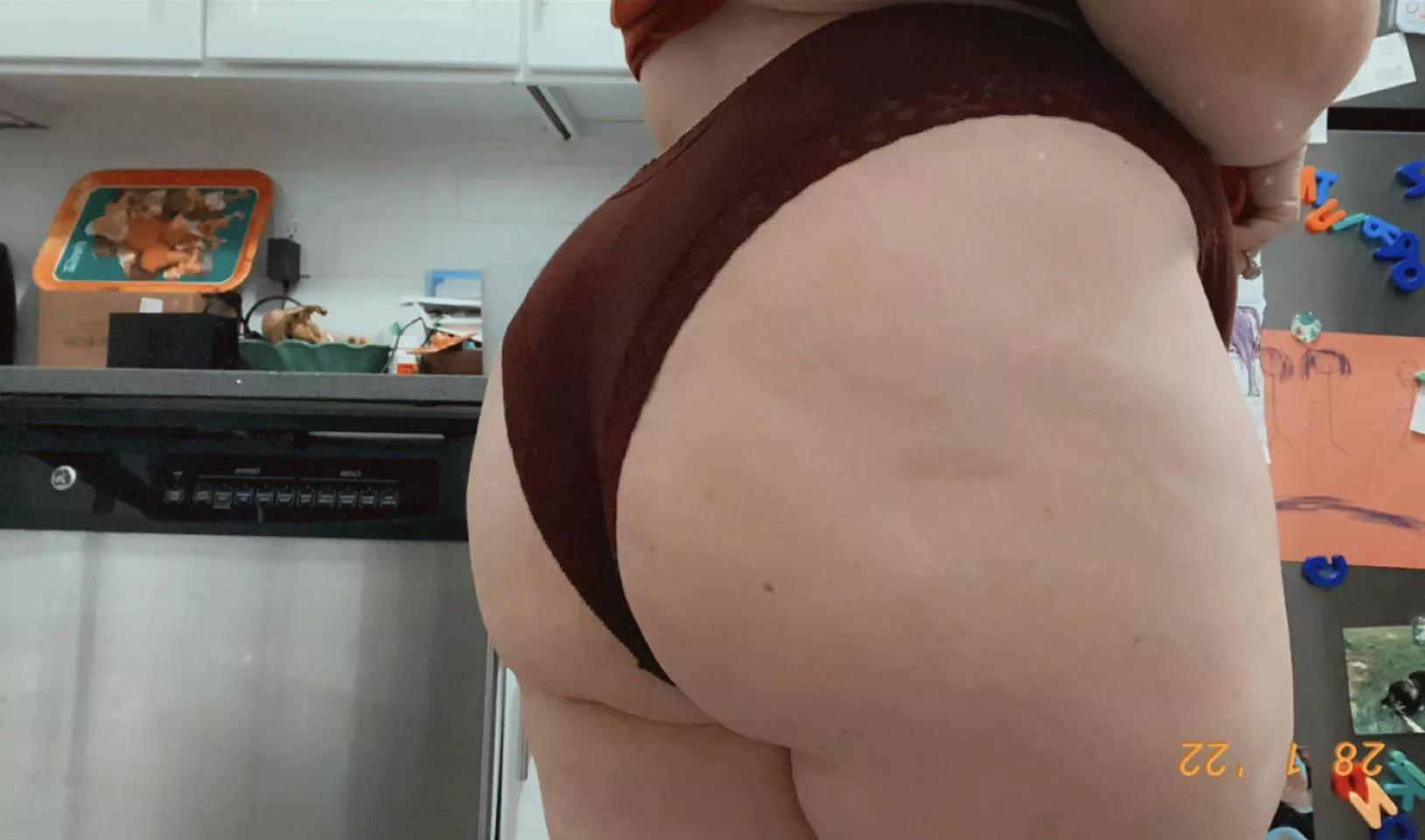 [SELLING] you hungry?🤔😌 pics, vids, sexting, GFE, dropbox(3,300+ items), panties, premium, OF, etc. KlK: ctrlr / SC: bunnybabesred / OF: rhbunnyb