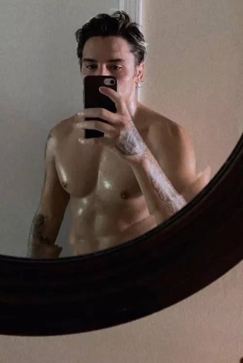Sending full body nudes to everyone that upvotes this β¬οΈπ¦