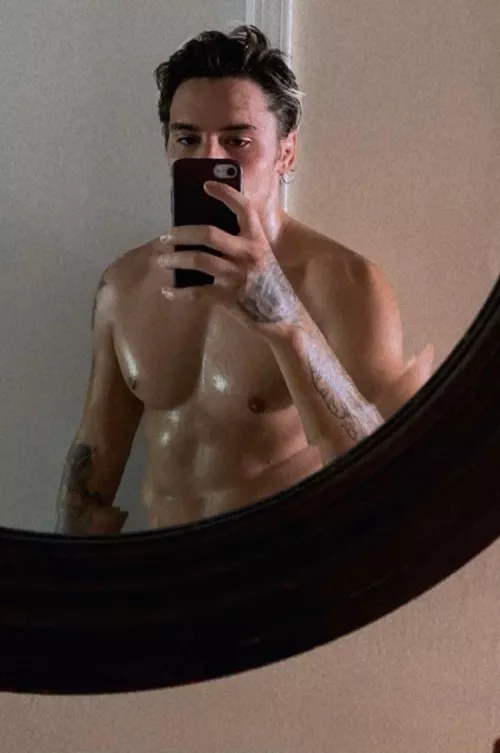 Sending full body nudes to everyone that upvotes this β¬οΈπ¦