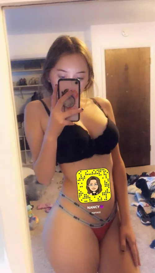Sending my nudes to anyone that upvotes 😘😘