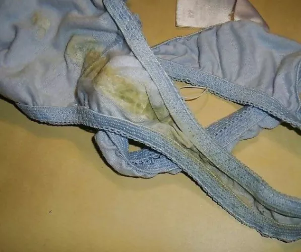 Serious dirty pantie lovers only. These panties aroma is so strong it almost makes you gag. NOT FOR THE FAINT OF HEART. Worn for 12 days. YES 12 days and was worn to work, working out, no wipe. These are seriously dirty yโall. * can do extras on these