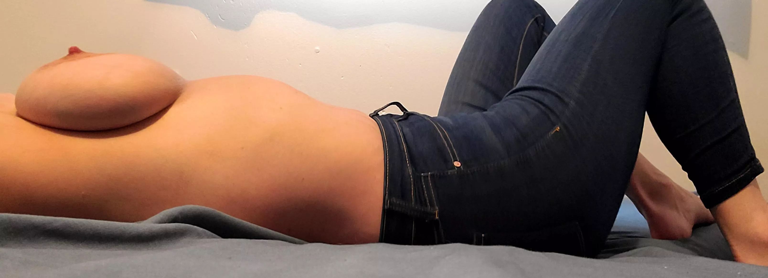 sexy pictures don't always have to be fully naked..or do they? ....happy tgif (f45)