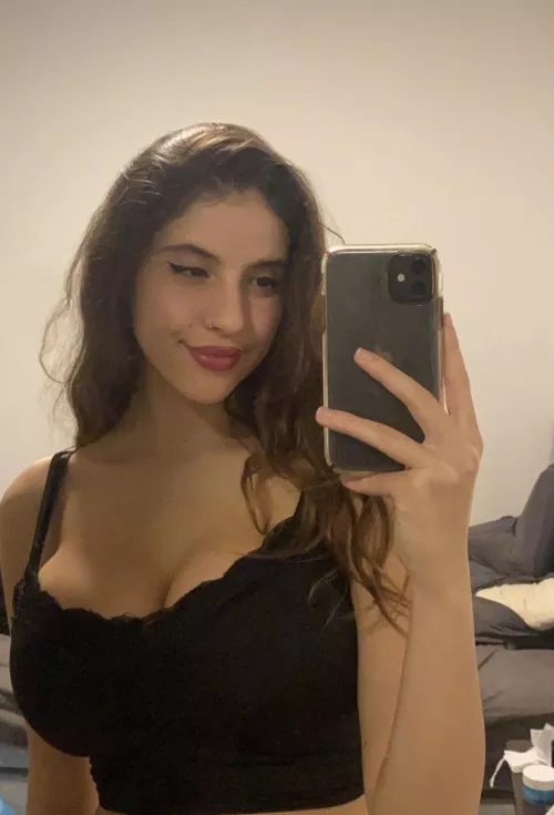 Sexy Yuval selfie