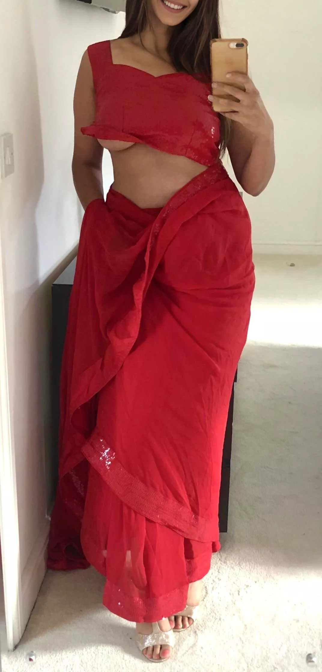 Shall we make sari underboob a new trend? 😈💋 British Punjabi Indian [f]