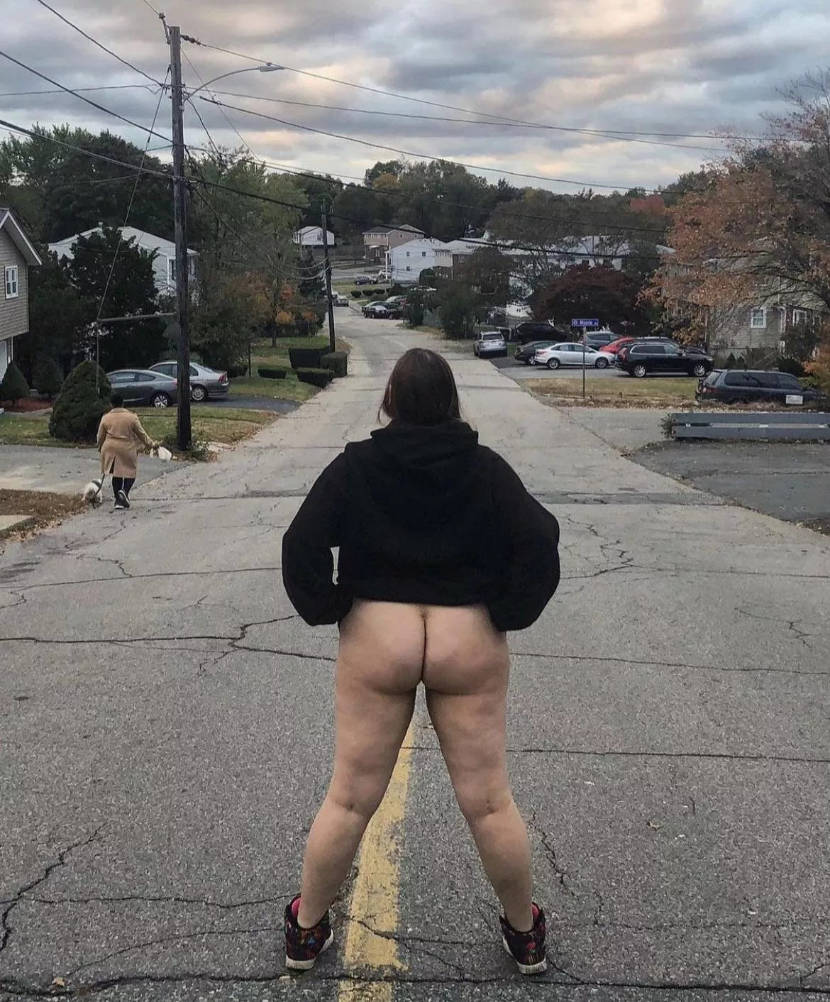 Shameless bottomless quick flash