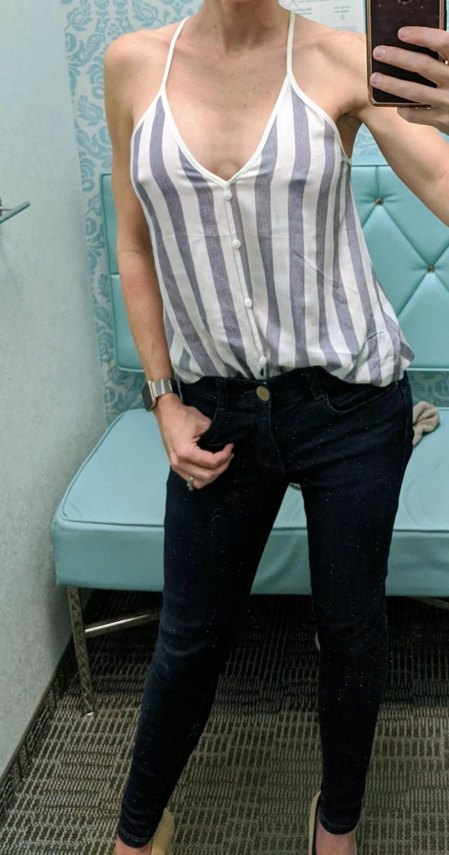 Sharing dressing room pics is required, right??