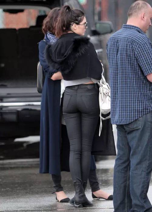 she can fart on my face would make me hard