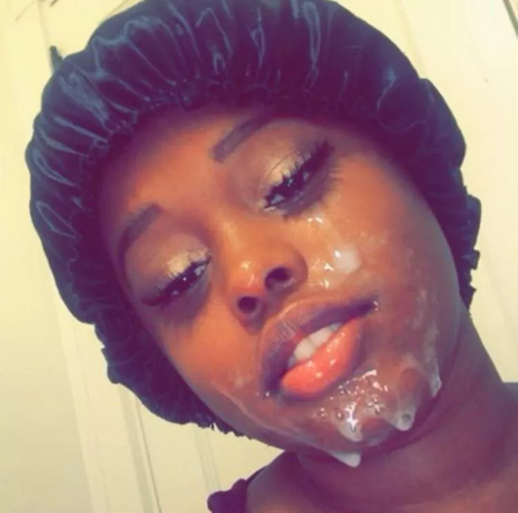 She gotta pretty smile 😍