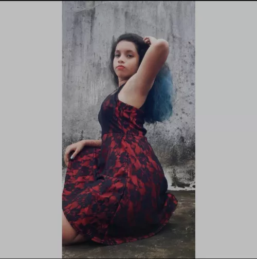 She is waiting for someone to attack her armpits and start licking them hard until it is fully clean π€€