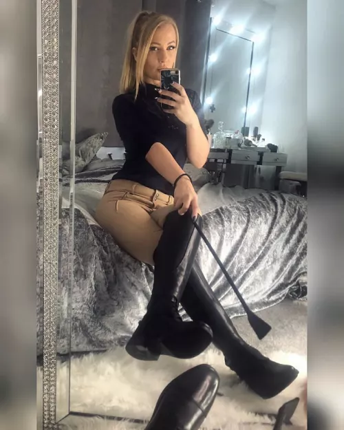 She Wants To Give You What You Deserve