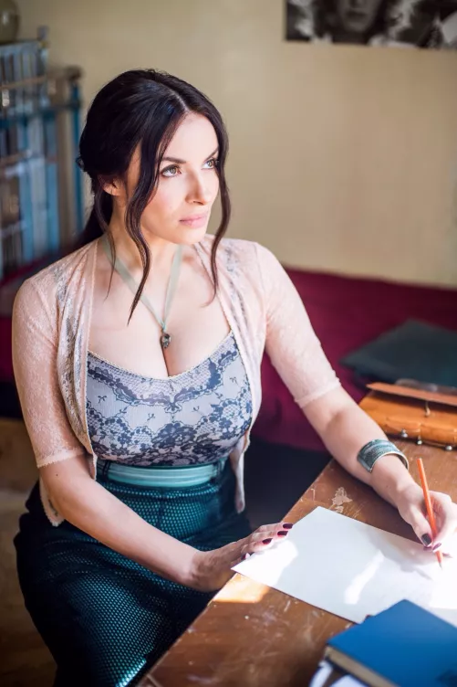 She's amazing. Milf Godess. Those boobs are masterpiece🔥🔥