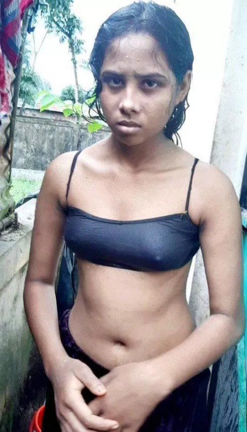 She's covering it..destroy her 🍆 with your 👐