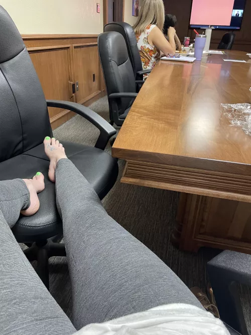 Shhh! Iām in a meeting š¤«
