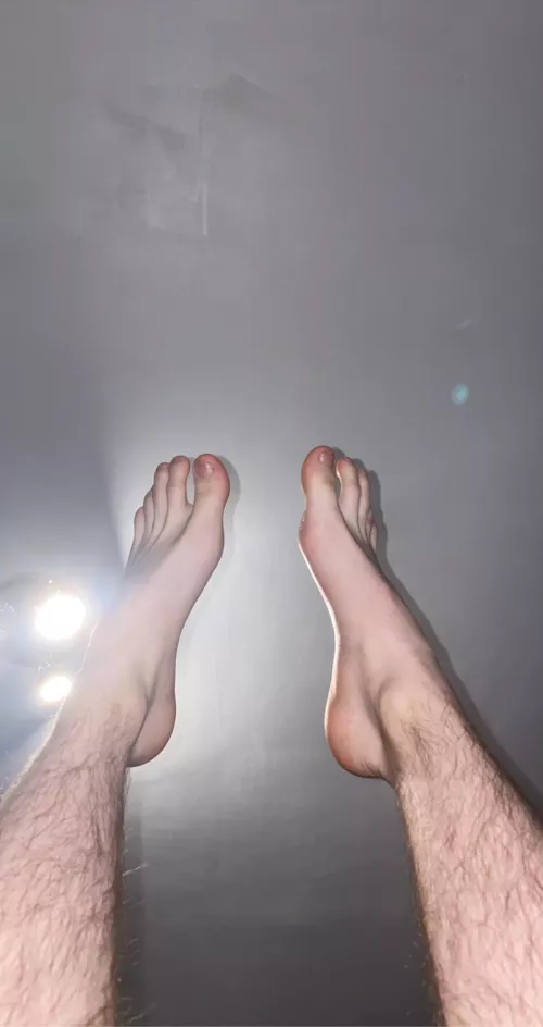 Shiny feet ✨
