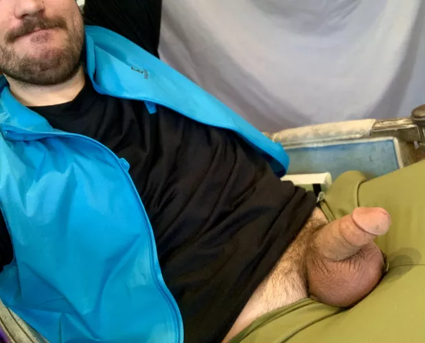 Short beard and kind of soft 😅