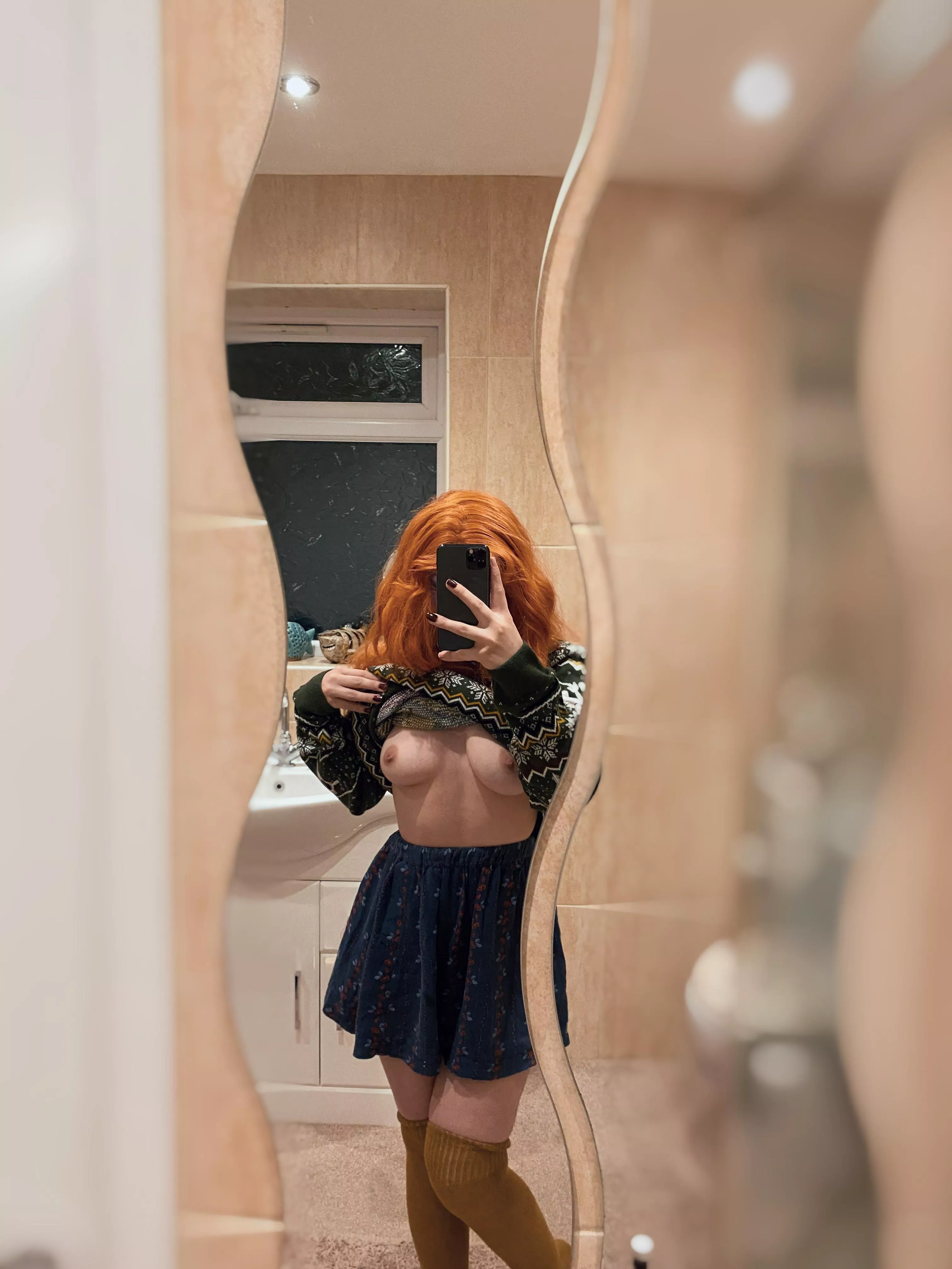 Short girls in thigh highs, anyone? 💖